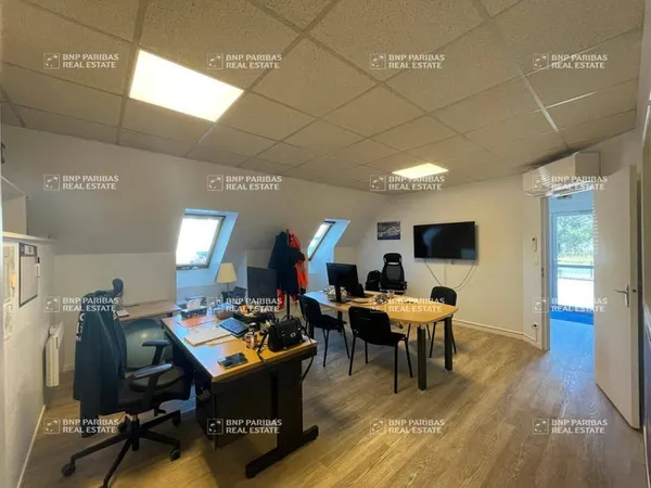 Bureaux 100 m²