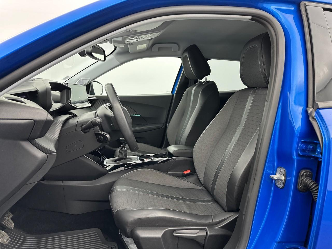 Peugeot 2008 puretech 130 s&s bvm6 allure pack — photo 9