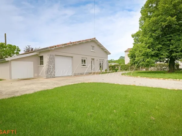 Maison entièrement rénovée - 1800m2 - Garages - GRAULHET