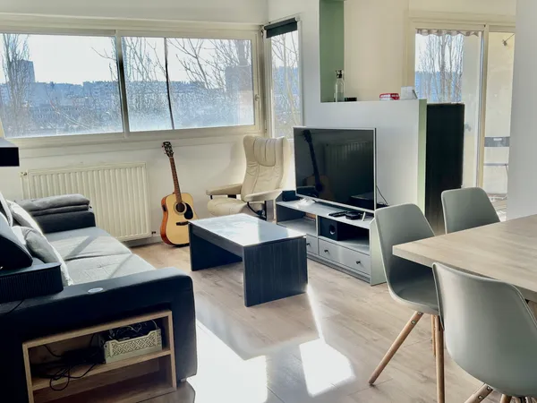Loue chambre en colocation dans appartement