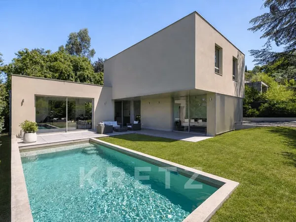 Maison 5 pièces 180 m²