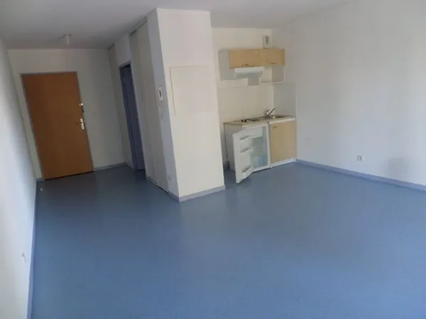 🏢 À LOUER — STUDIO IDÉAL ÉTUDIANT OU JEUNE ACTIF