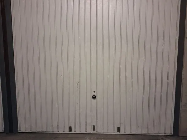 Garage fermé sécurisé