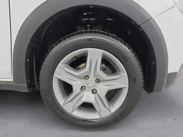 Dacia Sandero eco-g 100 — photo 17