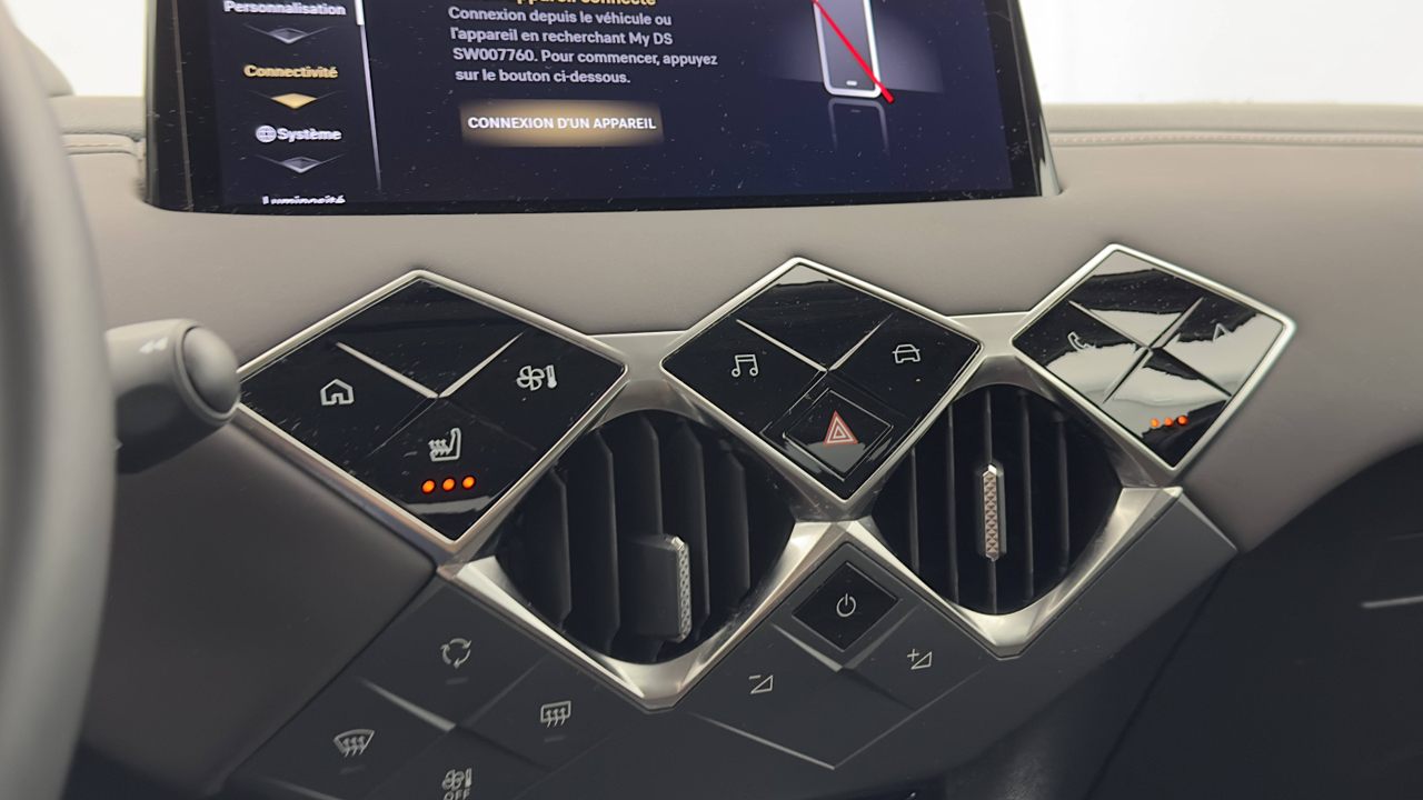 DS 3 Hybride 136 e-DCT6 — photo 42