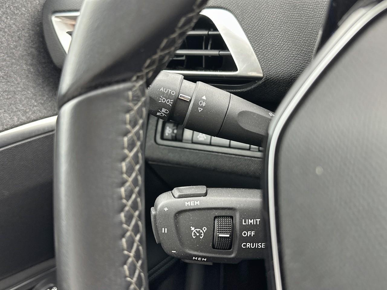 Peugeot 3008 puretech 130ch s&s bvm6 allure pack — photo 17