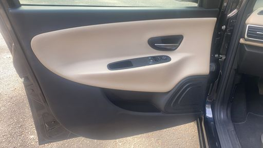 Lancia Ypsilon 1.2 69 - Gold – 2014 – 57800 km – Essence – Boîte Manuelle — photo 34