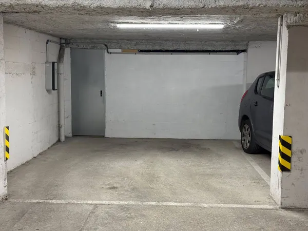 Parking 12 m²