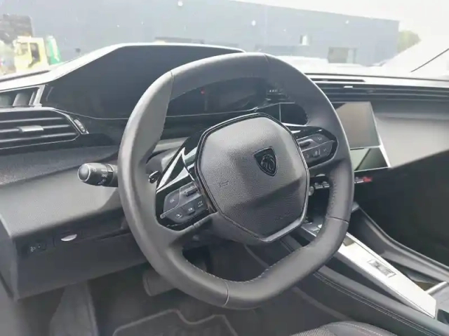 Peugeot 308 puretech 130ch s&amp;s eat8 — photo 9