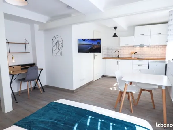 Studio 25 m² meublé climatisé - Béziers Centre