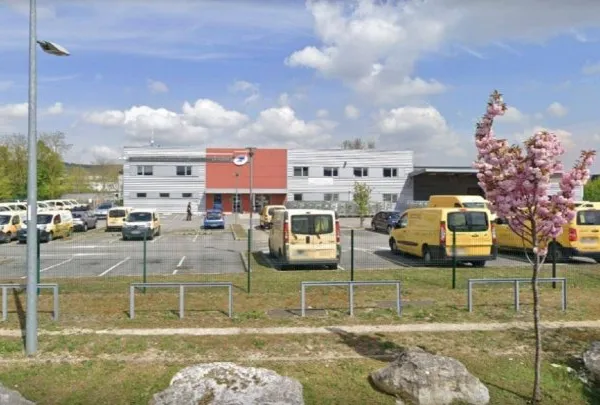 Local d'activité 1546 m²