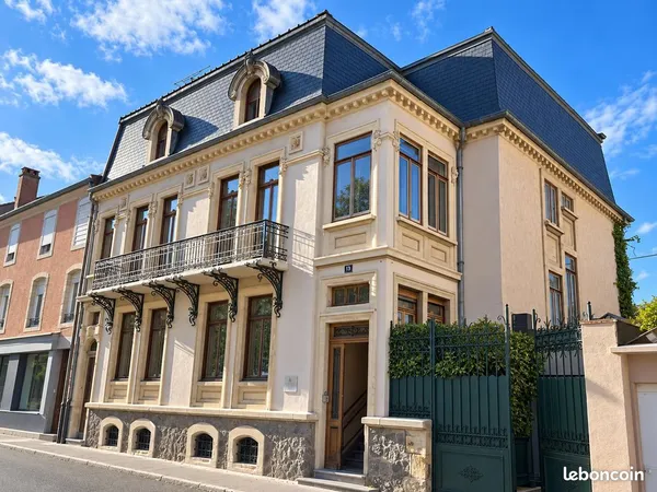 Maison 10 pièces 300 m²