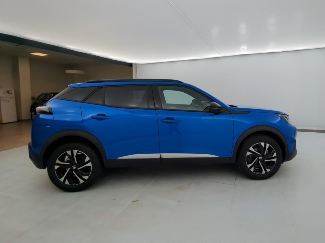 Peugeot 2008 puretech 130 s&s eat8 allure pack — photo 4