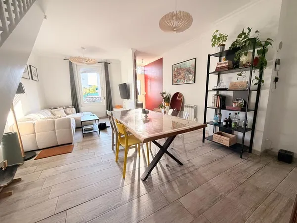 Masion de ville avec son extérieur