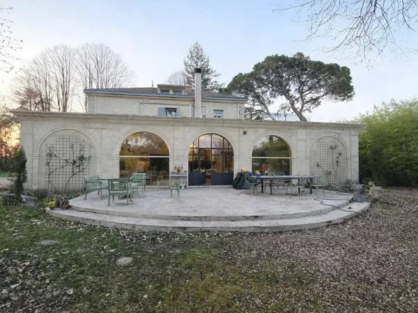 Maison 13 pièces 349 m²