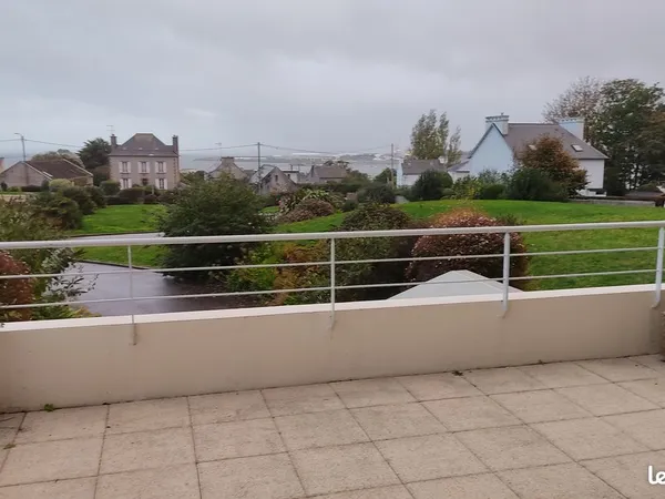 Particulier loue T3 au Relecq-Kerhuon vue mer libre 15/10