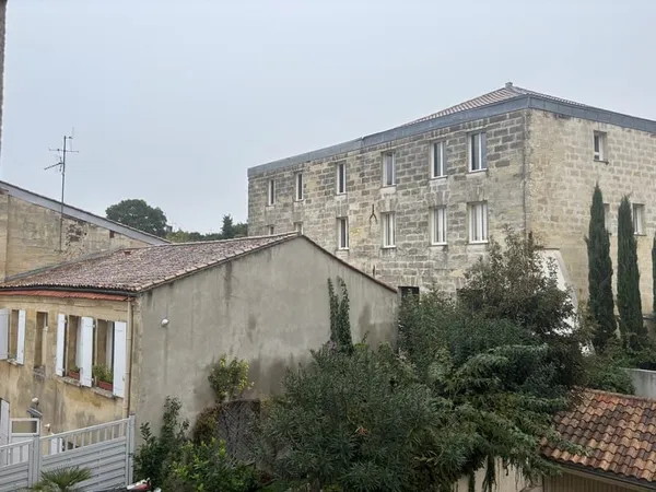 Appartement T2 de 40 m2 avec garage : Quartier Mériadeck