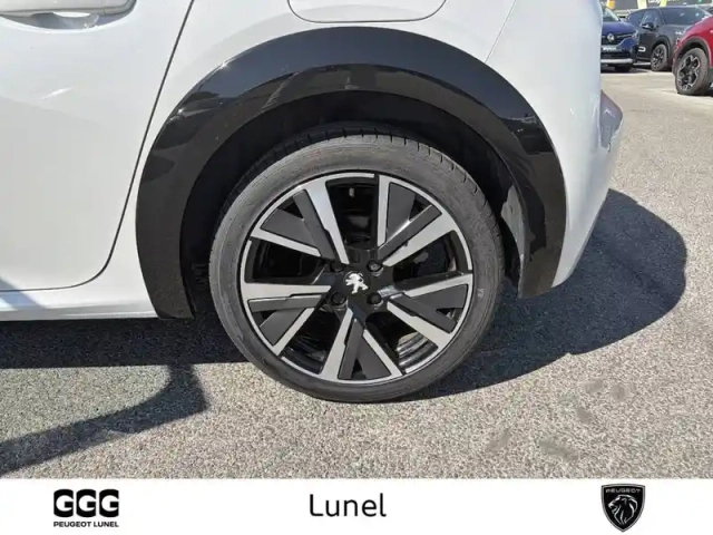 Peugeot 208 puretech 100 s&amp;s eat8 — photo 11