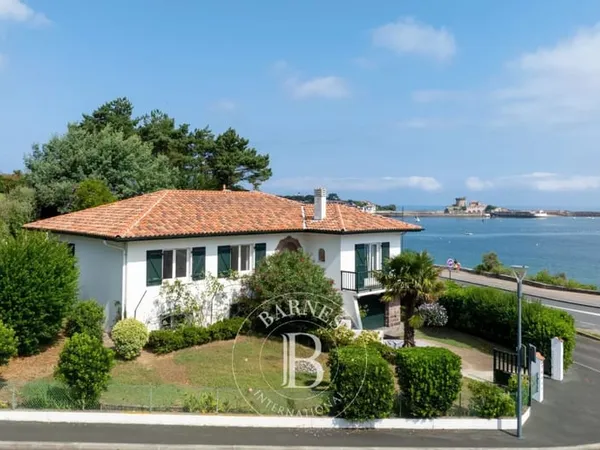 CIBOURE - MAISON FAMILIALE AVEC VUE PANORAMIQUE SUR L'OCÉAN