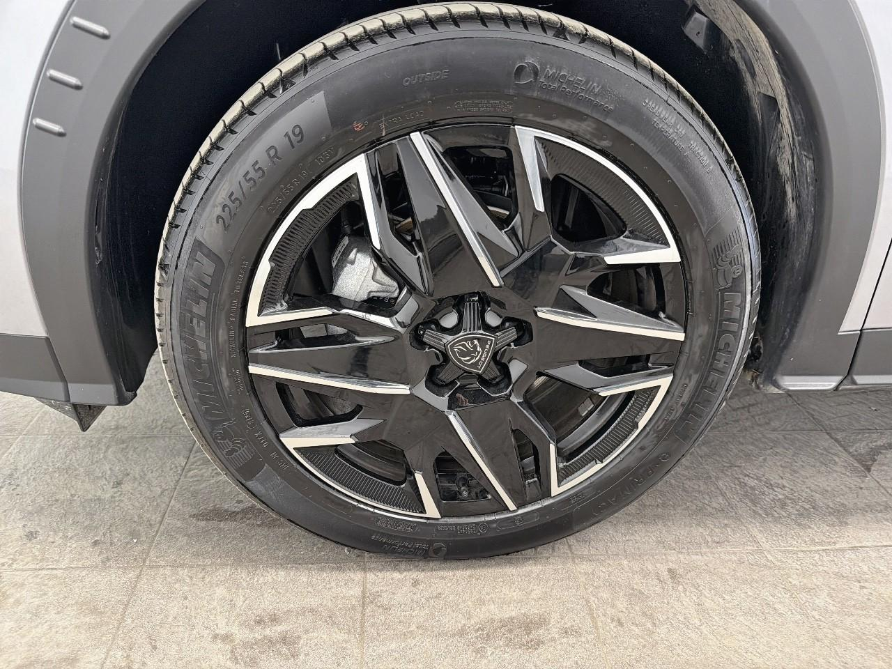 Peugeot 3008 hybrid 145 e-dcs6 allure — photo 11