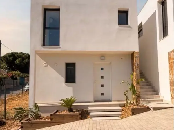 Maison neuve de 100m² avec jardin - 13min centre-ville - Charges incluses