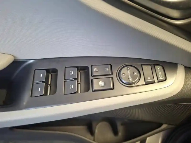 Hyundai Ioniq plug-in 141 ch — photo 88