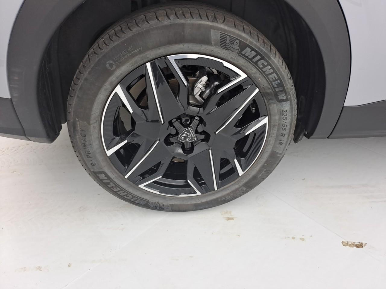 Peugeot 5008 hybrid 145 ch e-dcs6 allure — photo 18
