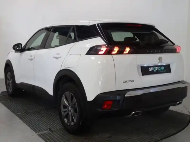 Peugeot 2008 1.2 puretech 130ch s&amp;s active business eat8 7cv — photo 5
