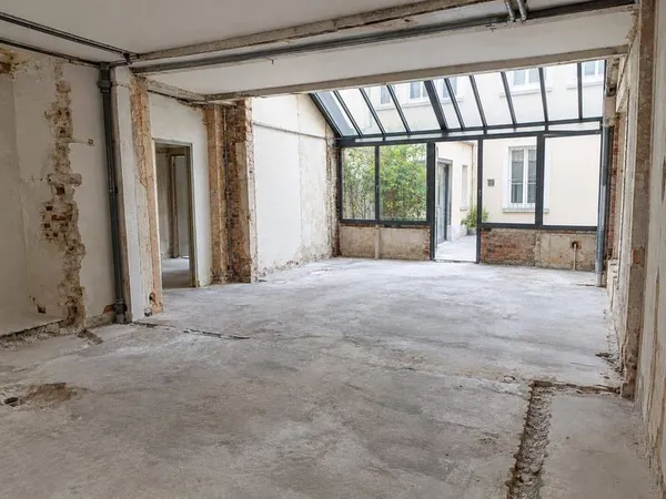 Bureau 110 m²