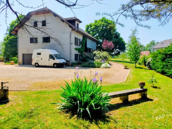 Maison 8 pièces 215 m²