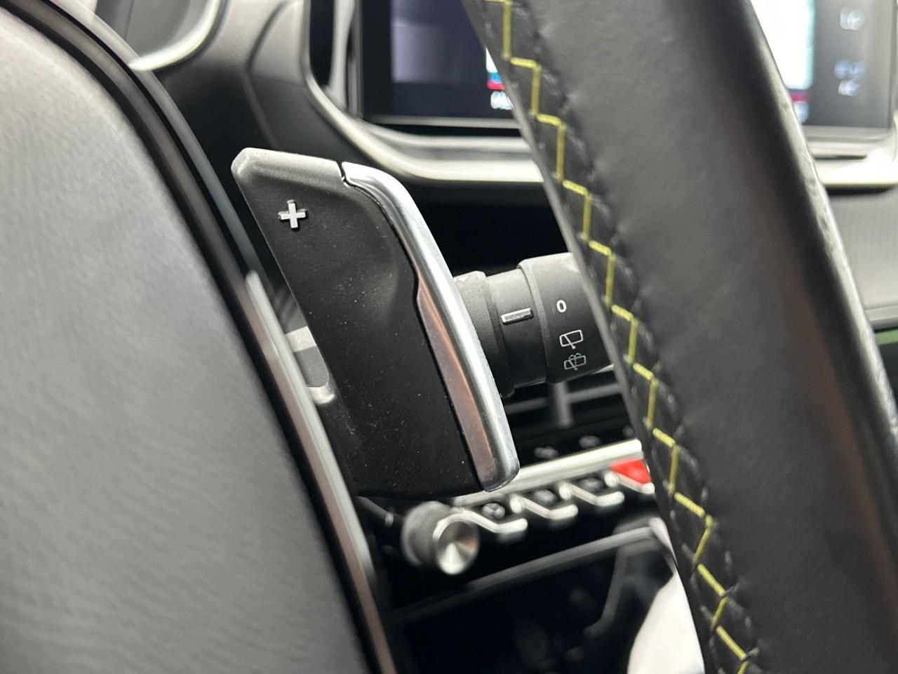 Peugeot 2008 puretech 130 s&s eat8 gt — photo 21