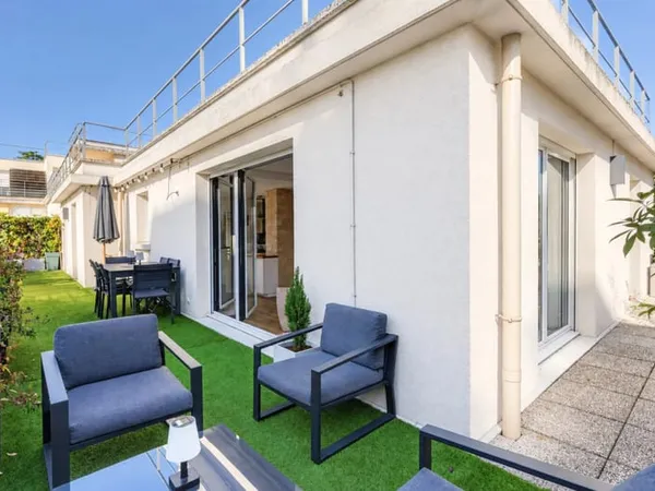 Saint-Cloud - Dernier étage avec terrasse de 60 m².