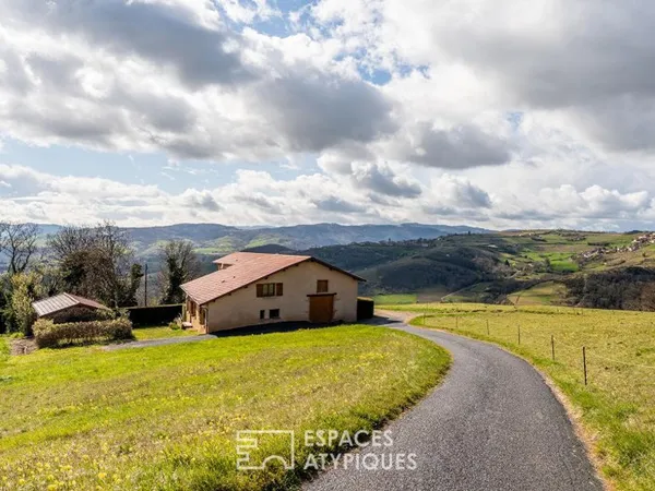 Ancienne ferme à rénover avec sa vue imprenable