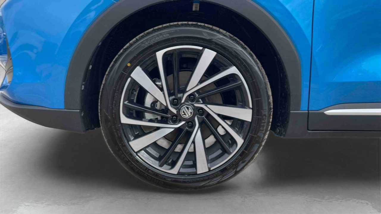 MG ZS 1.5 L Hybrid+ 197 ch — photo 11