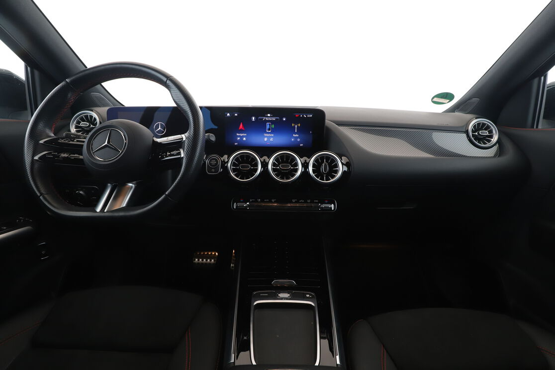Mercedes-Benz GLA 200 d AMG Line DCT — photo 11