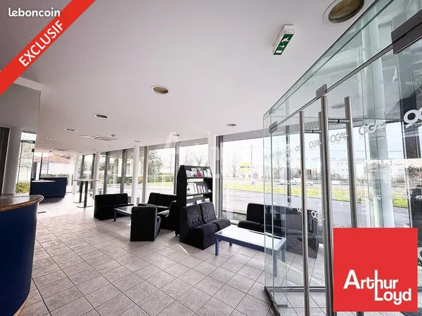 Local commercial 280 m² MOUILLERON-LE-CAPTIF
