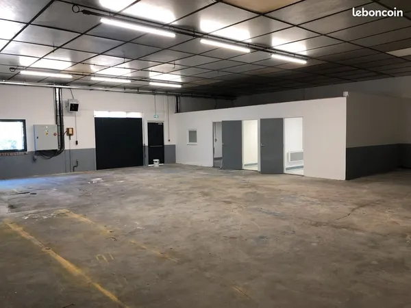 LOCAL D'ACTIVITE 220m2 à louer