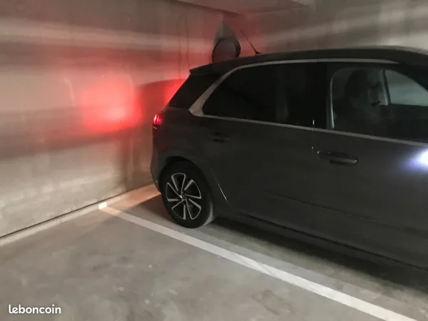 Parking sous terrain Nanterre univ