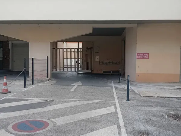 Parking 9 m²