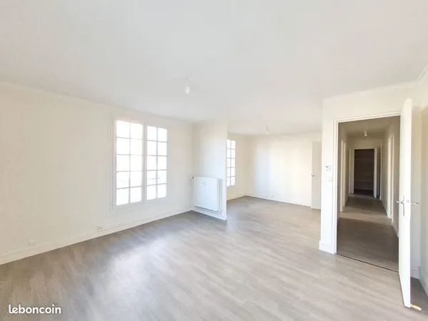 Grand T4 de 92 m² - plein coeur des Halles