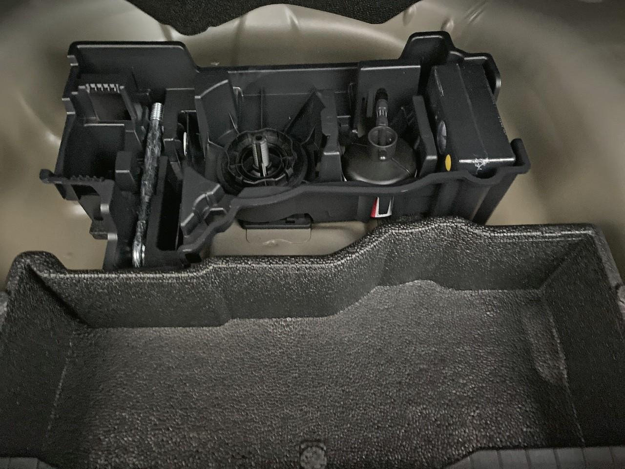 Peugeot 2008 hybrid 145 ch e-dcs6 allure — photo 16