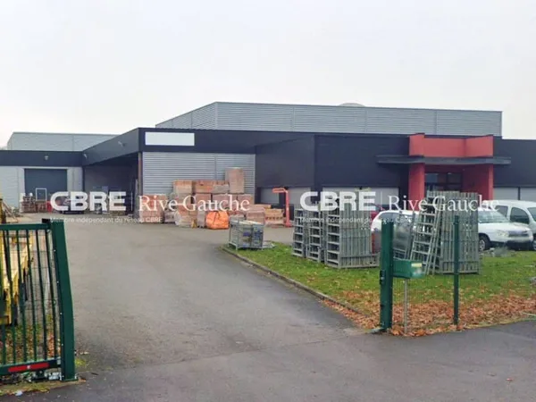 Local d'activité 2 pièces 700 m²