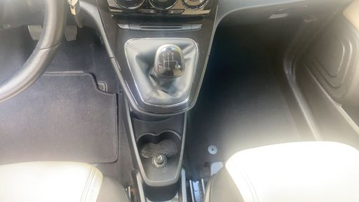 Lancia Ypsilon 1.2 69 - Gold – 2014 – 57800 km – Essence – Boîte Manuelle — photo 5