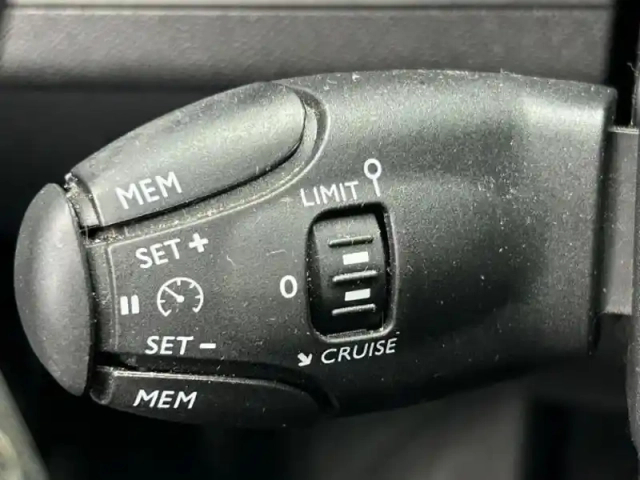 Peugeot 3008 1.2 puretech 130ch e6.c allure s&amp;s — photo 12