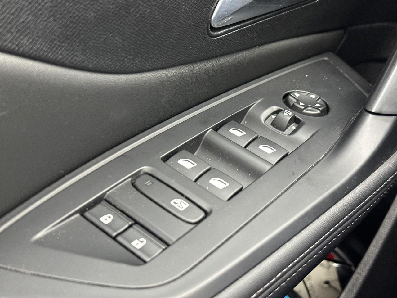 Peugeot 308 puretech 130ch s&s bvm6 allure pack — photo 16