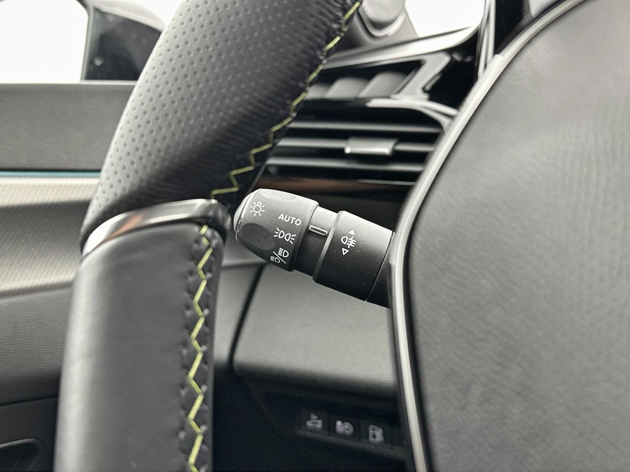 Peugeot 408 phev 180 e-eat8 gt — photo 20