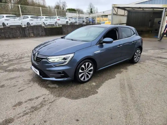 Renault Megane mégane iv berline blue dci 115