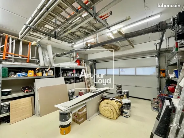Local d'activité 132 m²