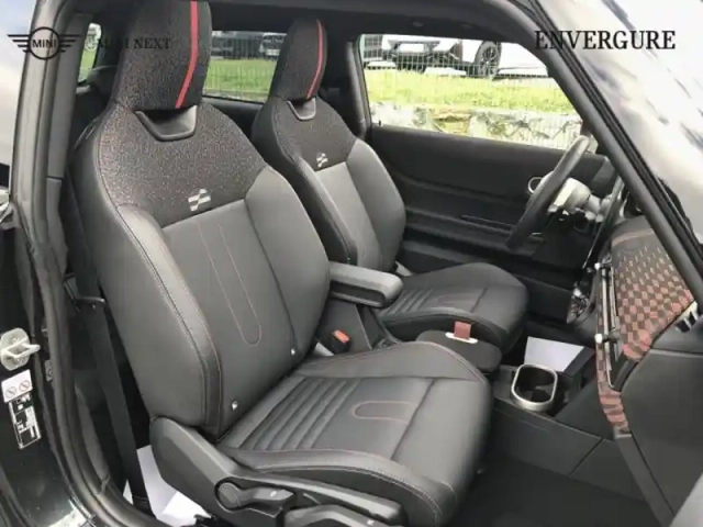 Mini Cooper 3 portes s 204ch jcw dkg7 — photo 9