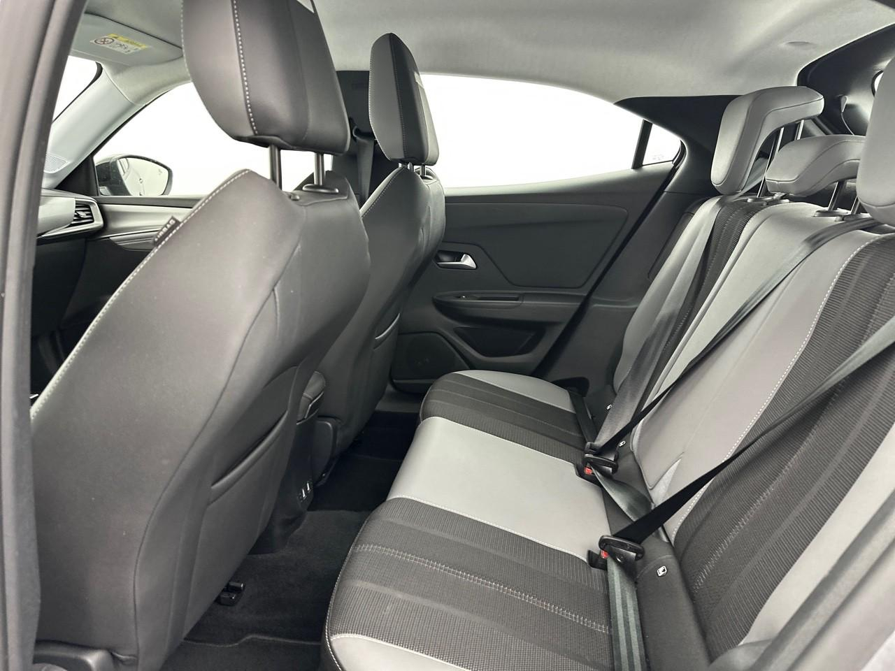 Opel Mokka electrique 136 ch & batterie 50 kwh elegance — photo 12